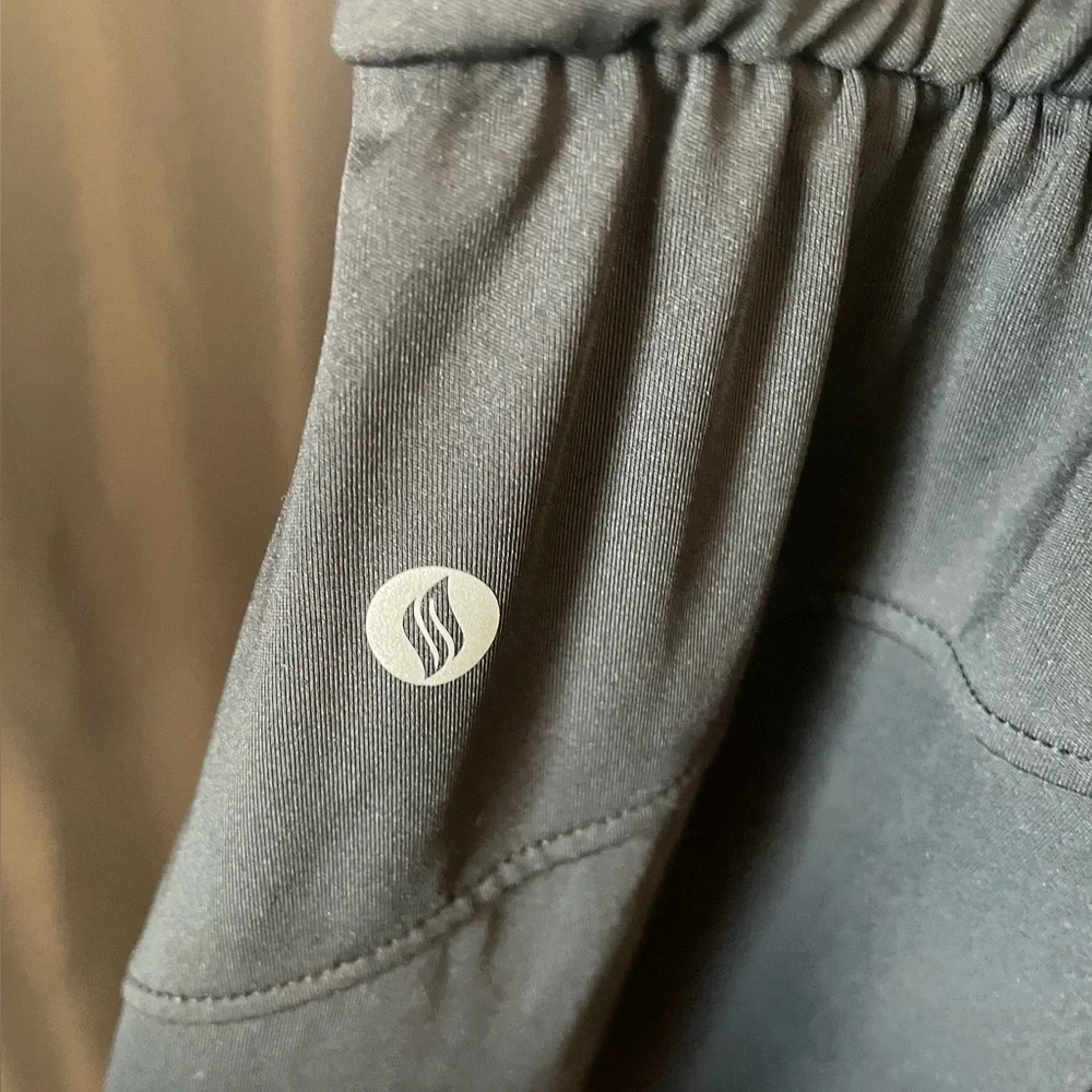 7. Men’s Athletic Pants, Size 28L, EUC